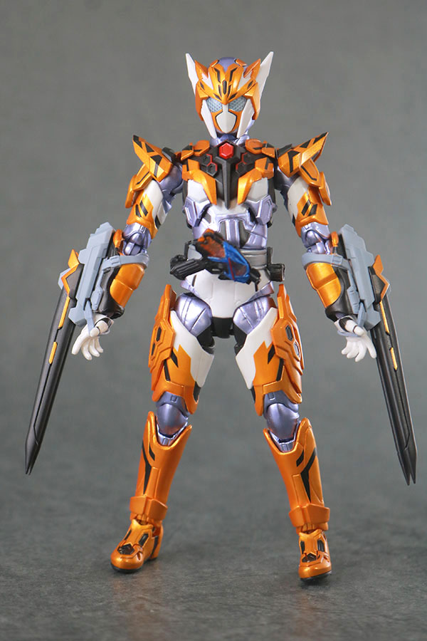 S.H.フィギュアーツ　仮面ライダーバルキリー　ジャスティスサーバル　レビュー　本体