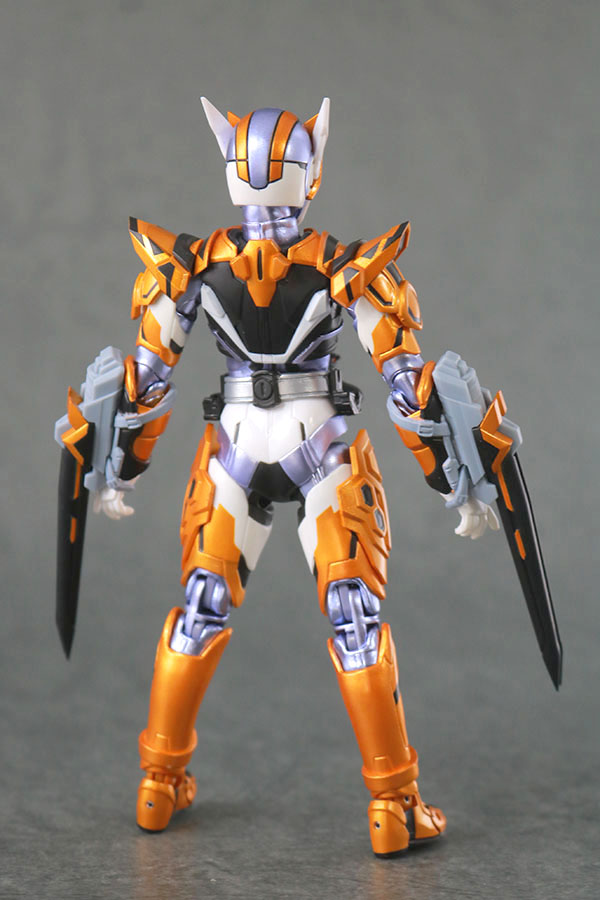 S.H.フィギュアーツ　仮面ライダーバルキリー　ジャスティスサーバル　レビュー　本体