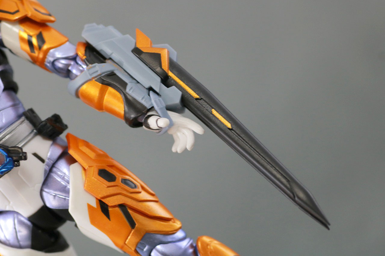 S.H.フィギュアーツ　仮面ライダーバルキリー　ジャスティスサーバル　レビュー　本体