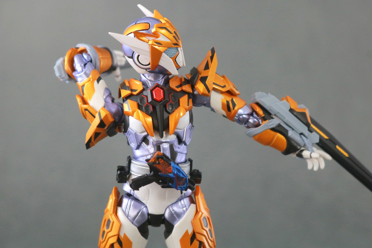 S.H.フィギュアーツ　仮面ライダーバルキリー　ジャスティスサーバル　レビュー　可動範囲