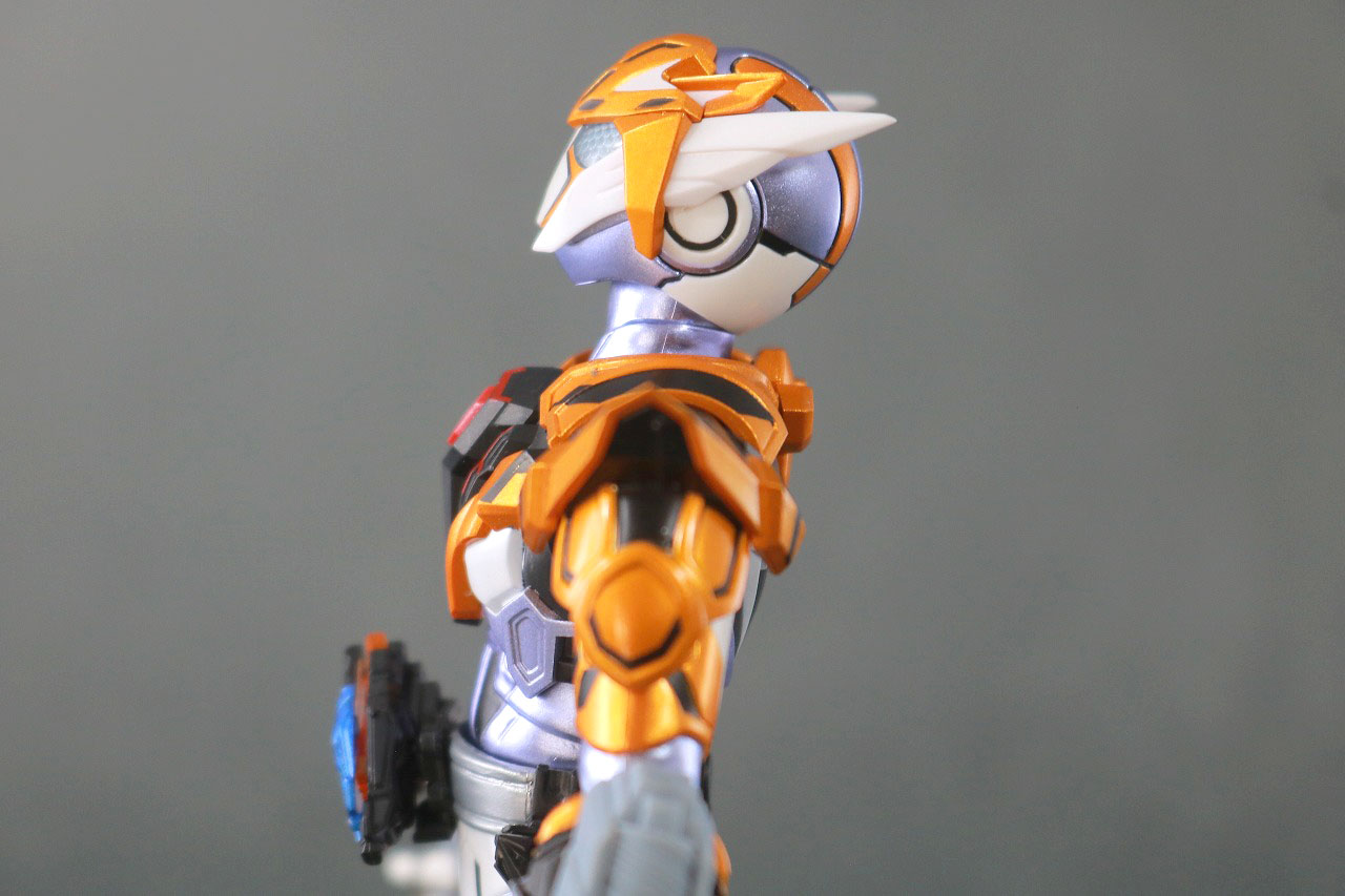 S.H.フィギュアーツ　仮面ライダーバルキリー　ジャスティスサーバル　レビュー　可動範囲