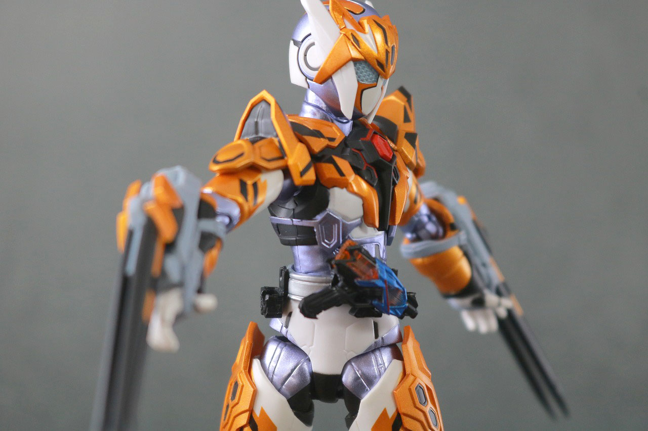 S.H.フィギュアーツ　仮面ライダーバルキリー　ジャスティスサーバル　レビュー　可動範囲