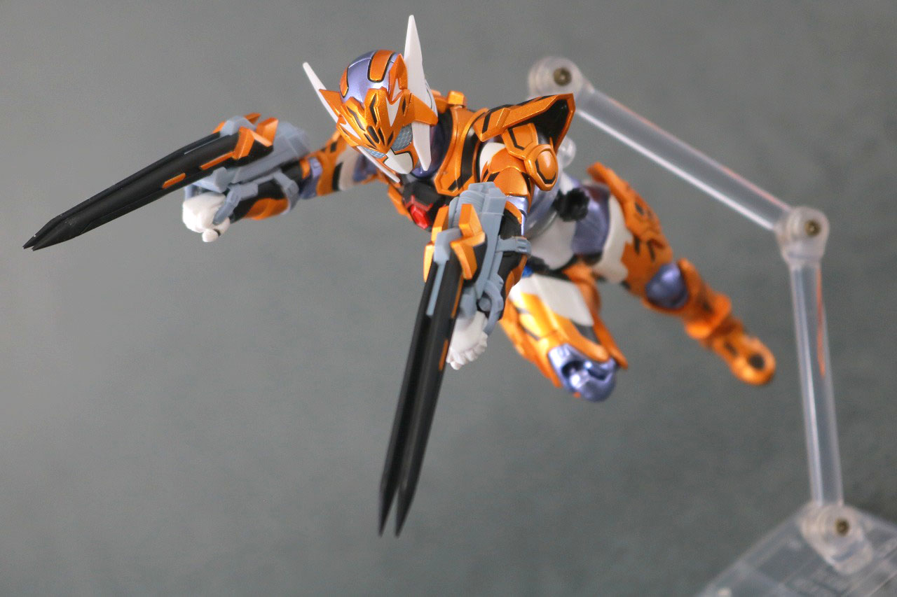 S.H.フィギュアーツ　仮面ライダーバルキリー　ジャスティスサーバル　レビュー　アクション