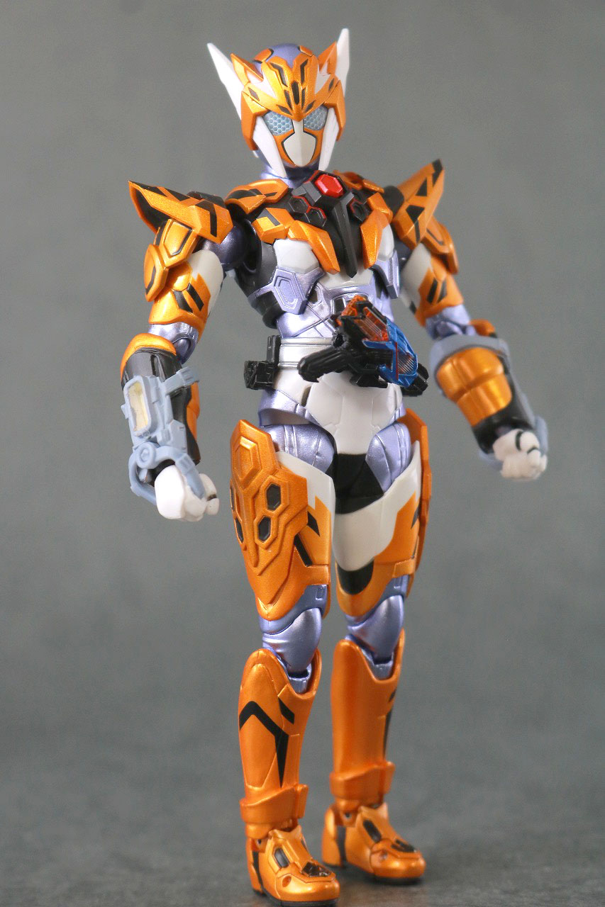 S.H.フィギュアーツ　仮面ライダーバルキリー　ジャスティスサーバル　レビュー　アクション