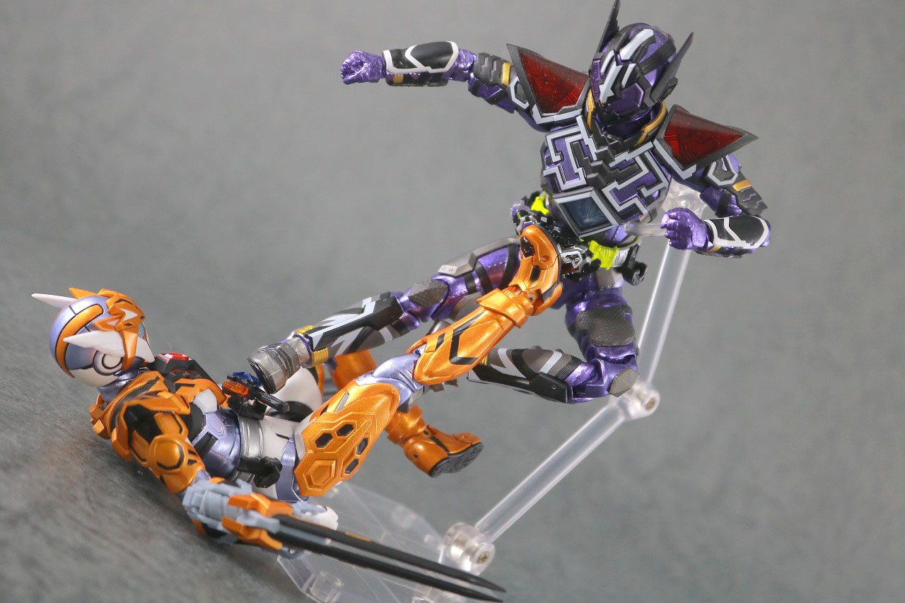 S.H.フィギュアーツ　仮面ライダーバルキリー　ジャスティスサーバル　レビュー　アクション　仮面ライダー滅亡迅雷