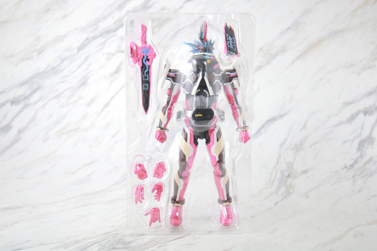 S.H.フィギュアーツ　仮面ライダーバルキリー　ジャスティスサーバル　レビュー　パッケージ