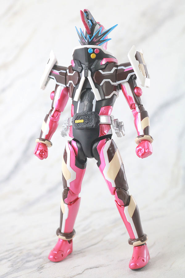 S.H.フィギュアーツ　仮面ライダーバルキリー　ジャスティスサーバル　レビュー　本体