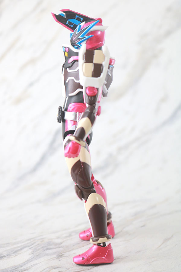 S.H.フィギュアーツ　仮面ライダーバルキリー　ジャスティスサーバル　レビュー　本体