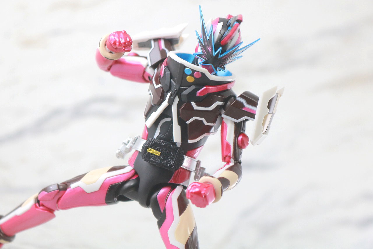 S.H.フィギュアーツ　仮面ライダーバルキリー　ジャスティスサーバル　レビュー　アクション