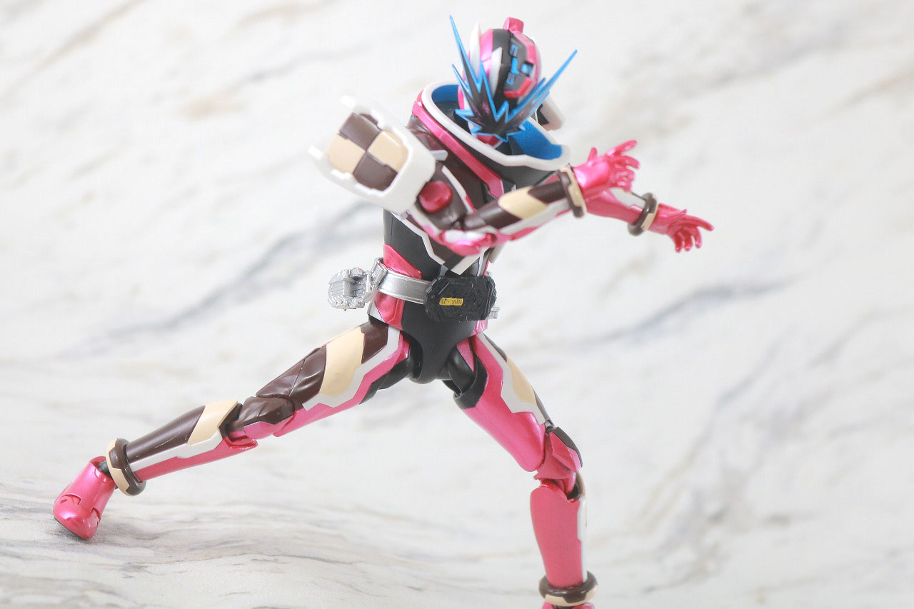 S.H.フィギュアーツ　仮面ライダーバルキリー　ジャスティスサーバル　レビュー　アクション