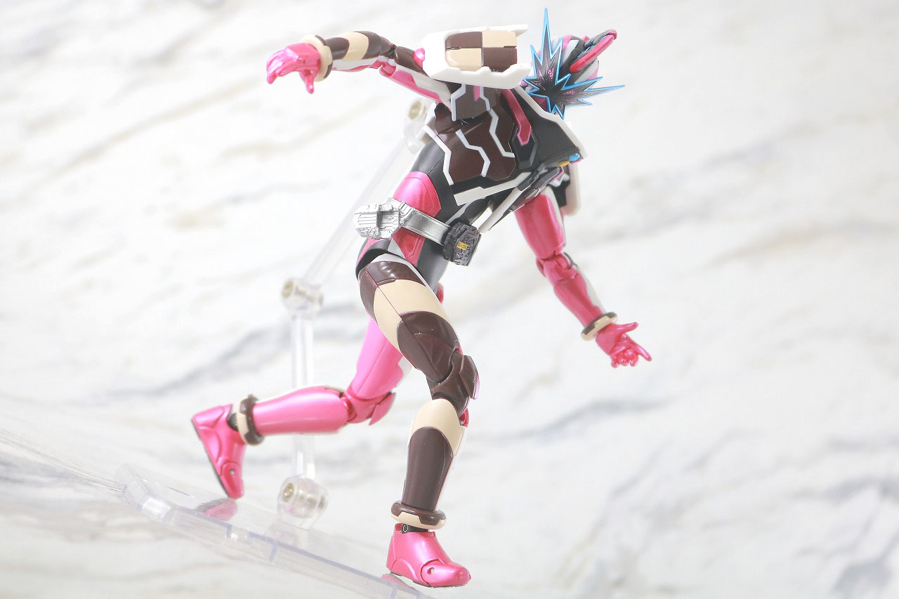 S.H.フィギュアーツ　仮面ライダーバルキリー　ジャスティスサーバル　レビュー　アクション