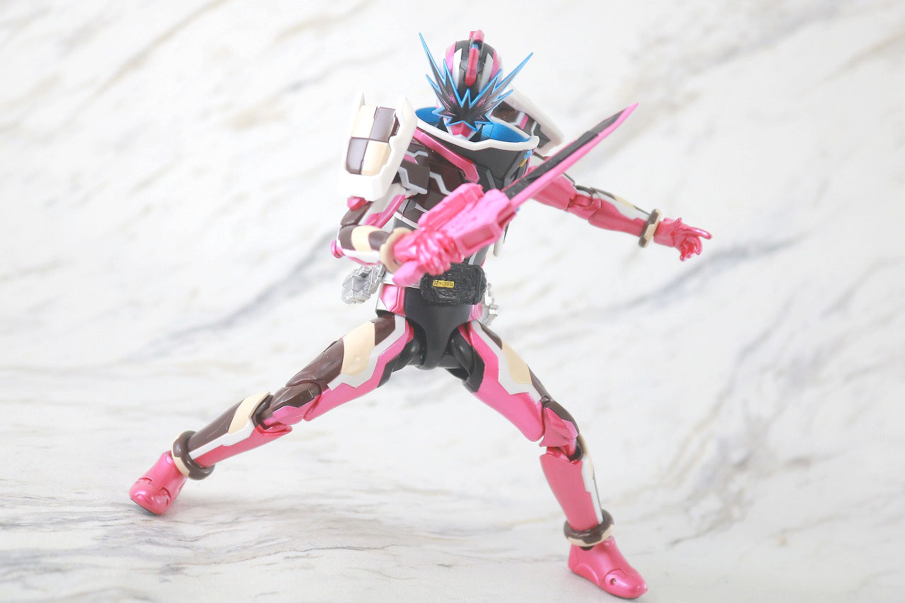 S.H.フィギュアーツ　仮面ライダーバルキリー　ジャスティスサーバル　レビュー　アクション