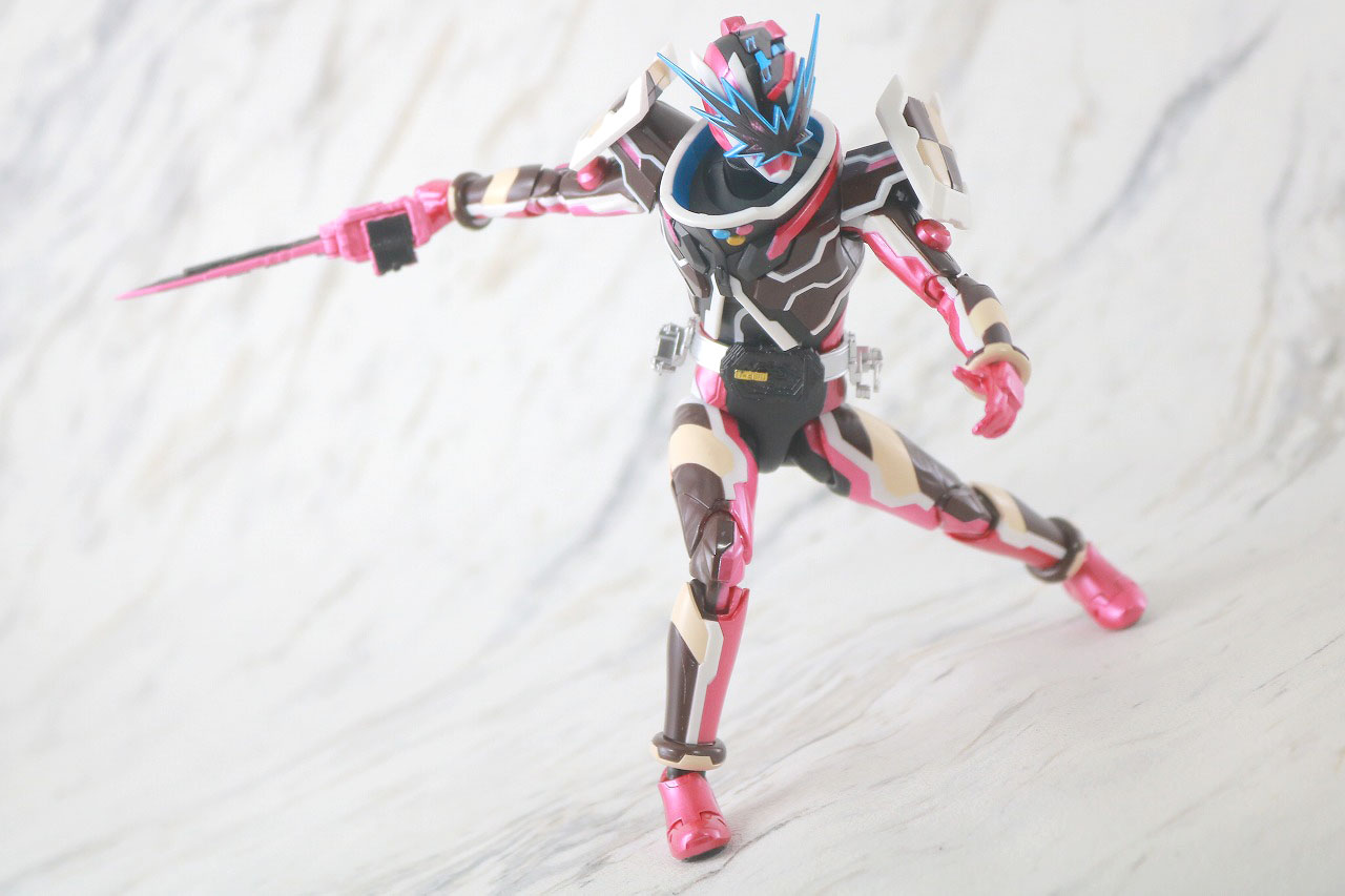 S.H.フィギュアーツ　仮面ライダーバルキリー　ジャスティスサーバル　レビュー　アクション