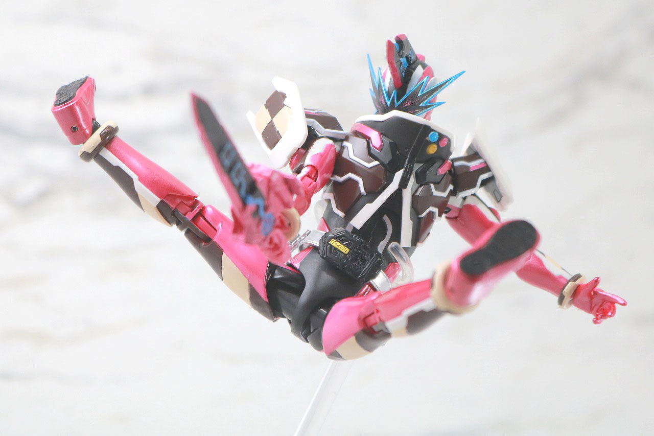 S.H.フィギュアーツ　仮面ライダーバルキリー　ジャスティスサーバル　レビュー　アクション