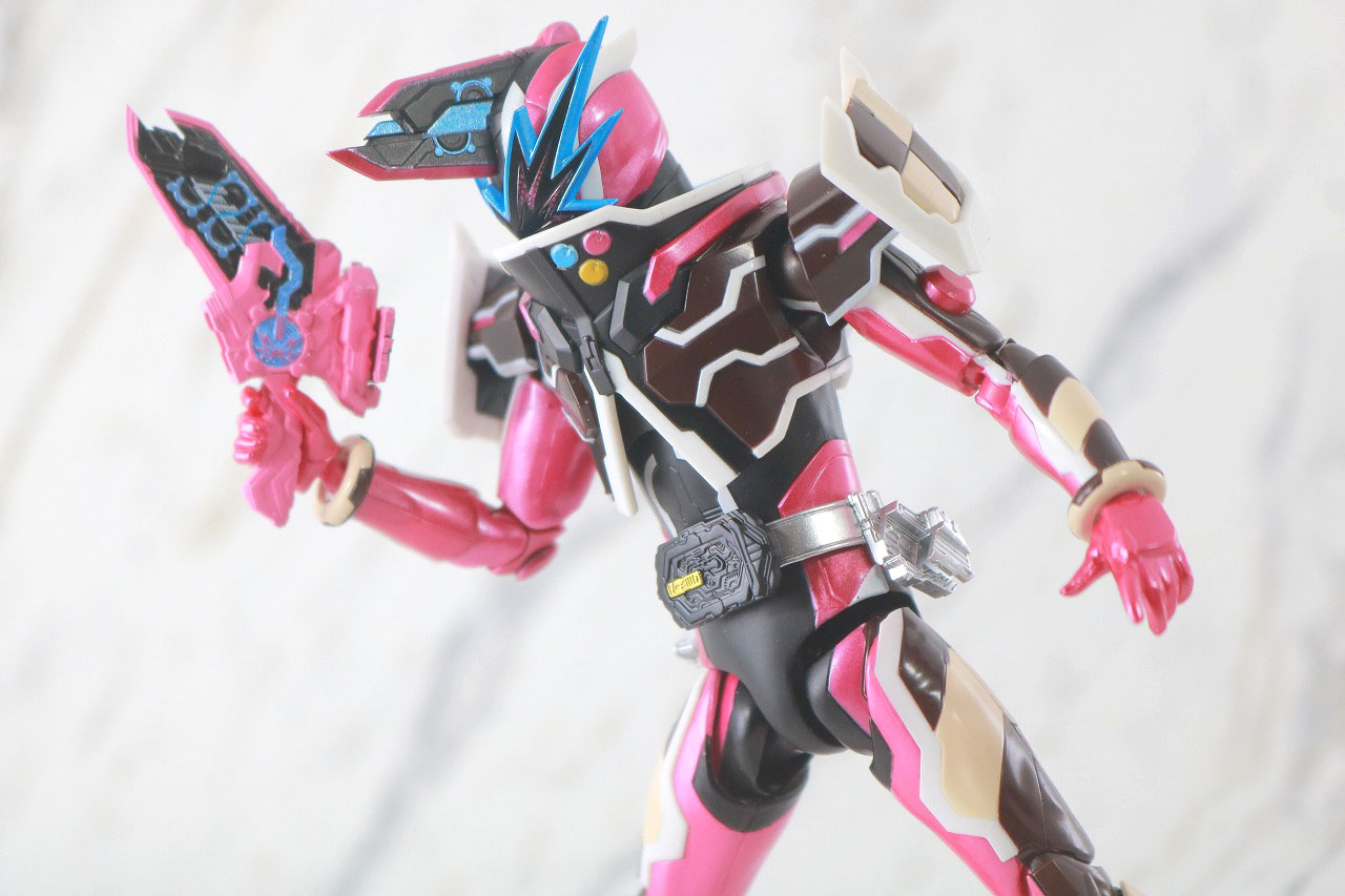 S.H.フィギュアーツ　仮面ライダーバルキリー　ジャスティスサーバル　レビュー　アクション