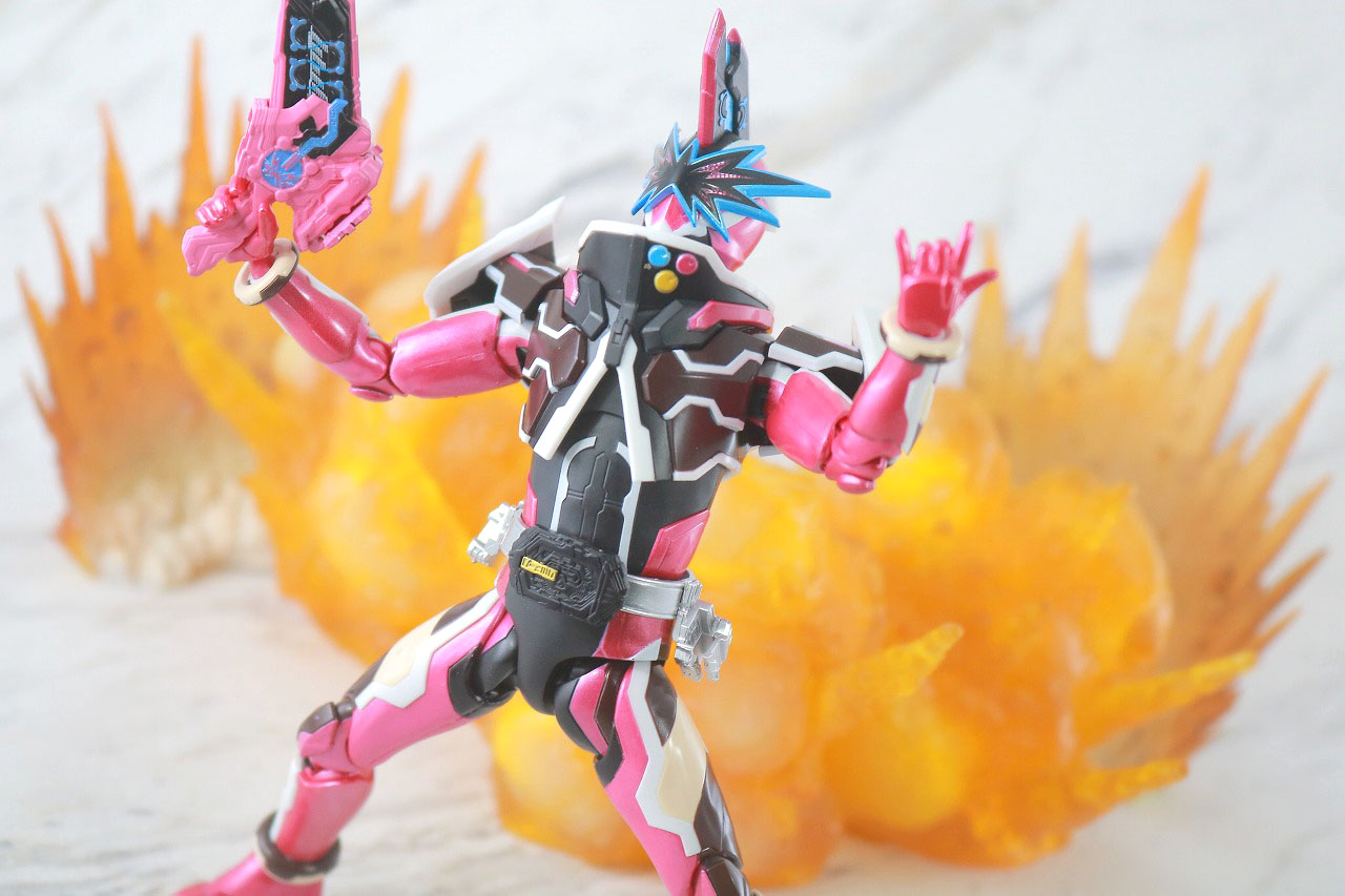 S.H.フィギュアーツ　仮面ライダーバルキリー　ジャスティスサーバル　レビュー　アクション