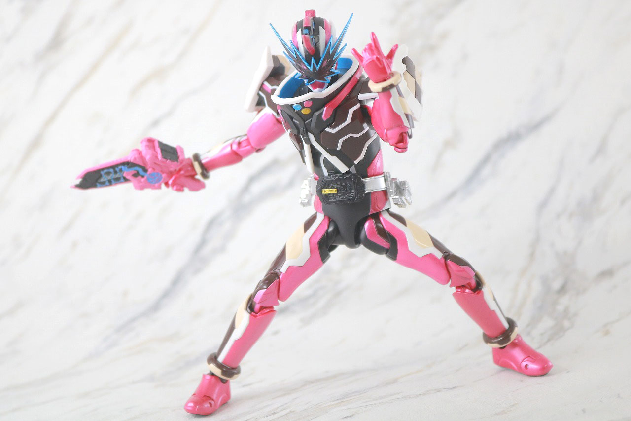 S.H.フィギュアーツ　仮面ライダーバルキリー　ジャスティスサーバル　レビュー　アクション