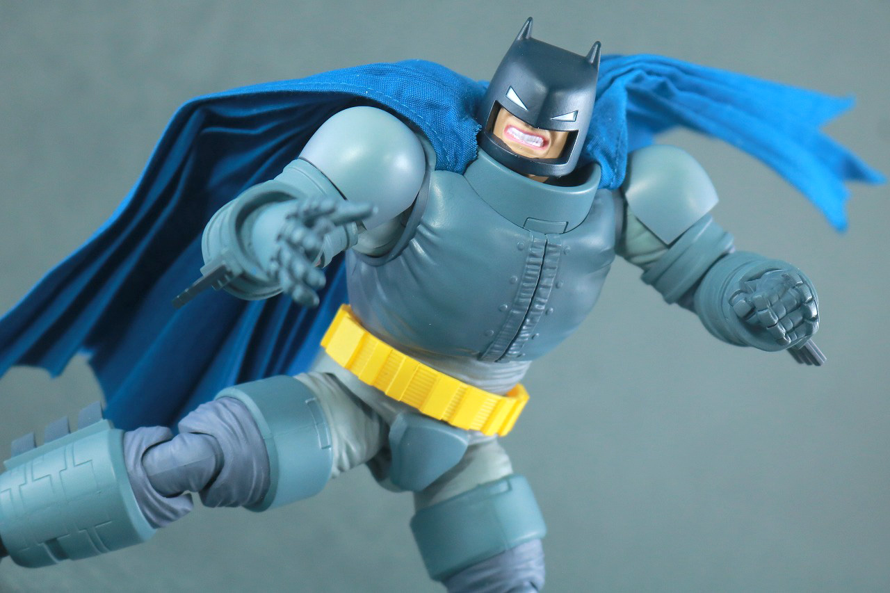 MAFEX　アーマード・バットマン　The Dark Knight Returns　レビュー