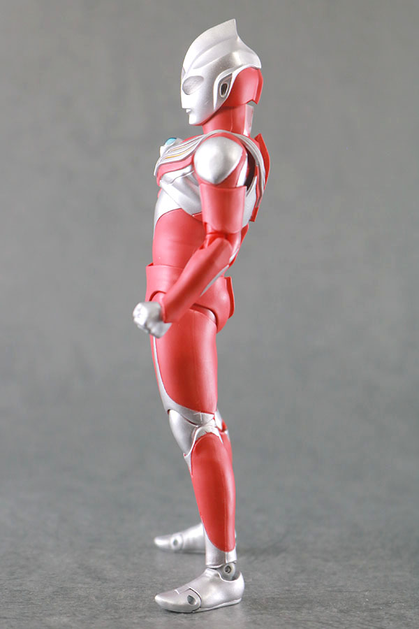 S.H.フィギュアーツ　ウルトラマンティガ パワータイプ　真骨彫製法　レビュー　本体