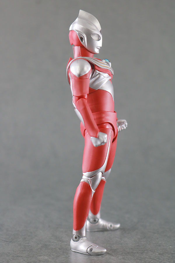 S.H.フィギュアーツ　ウルトラマンティガ パワータイプ　真骨彫製法　レビュー　本体