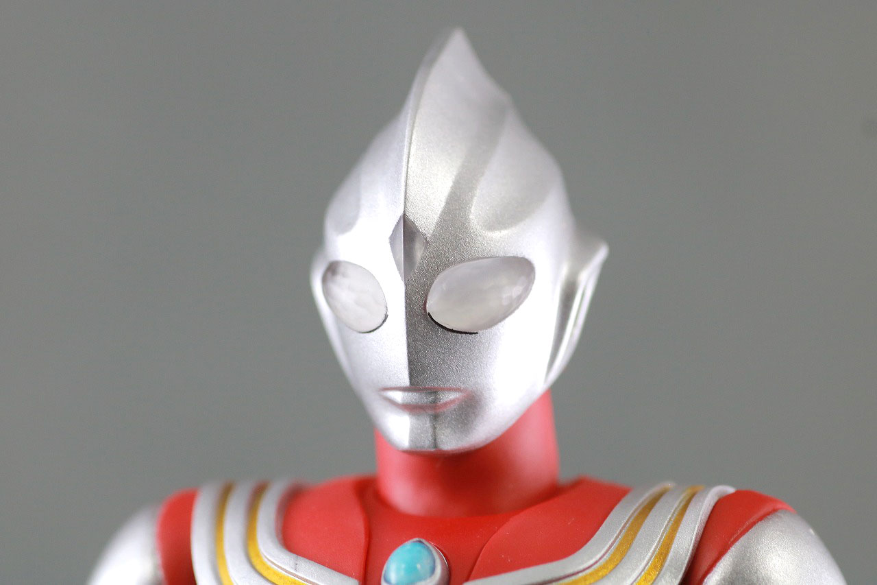 S.H.フィギュアーツ　ウルトラマンティガ パワータイプ　真骨彫製法　レビュー　本体