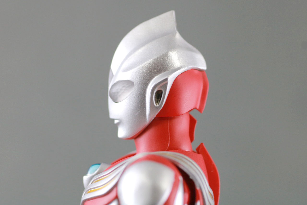 S.H.フィギュアーツ　ウルトラマンティガ パワータイプ　真骨彫製法　レビュー　本体