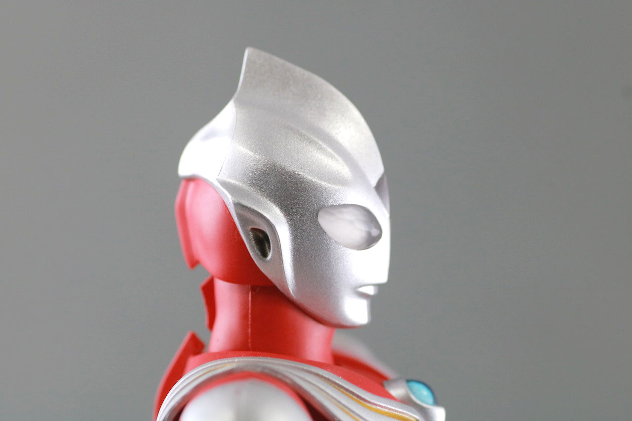 S.H.フィギュアーツ　ウルトラマンティガ パワータイプ　真骨彫製法　レビュー　本体