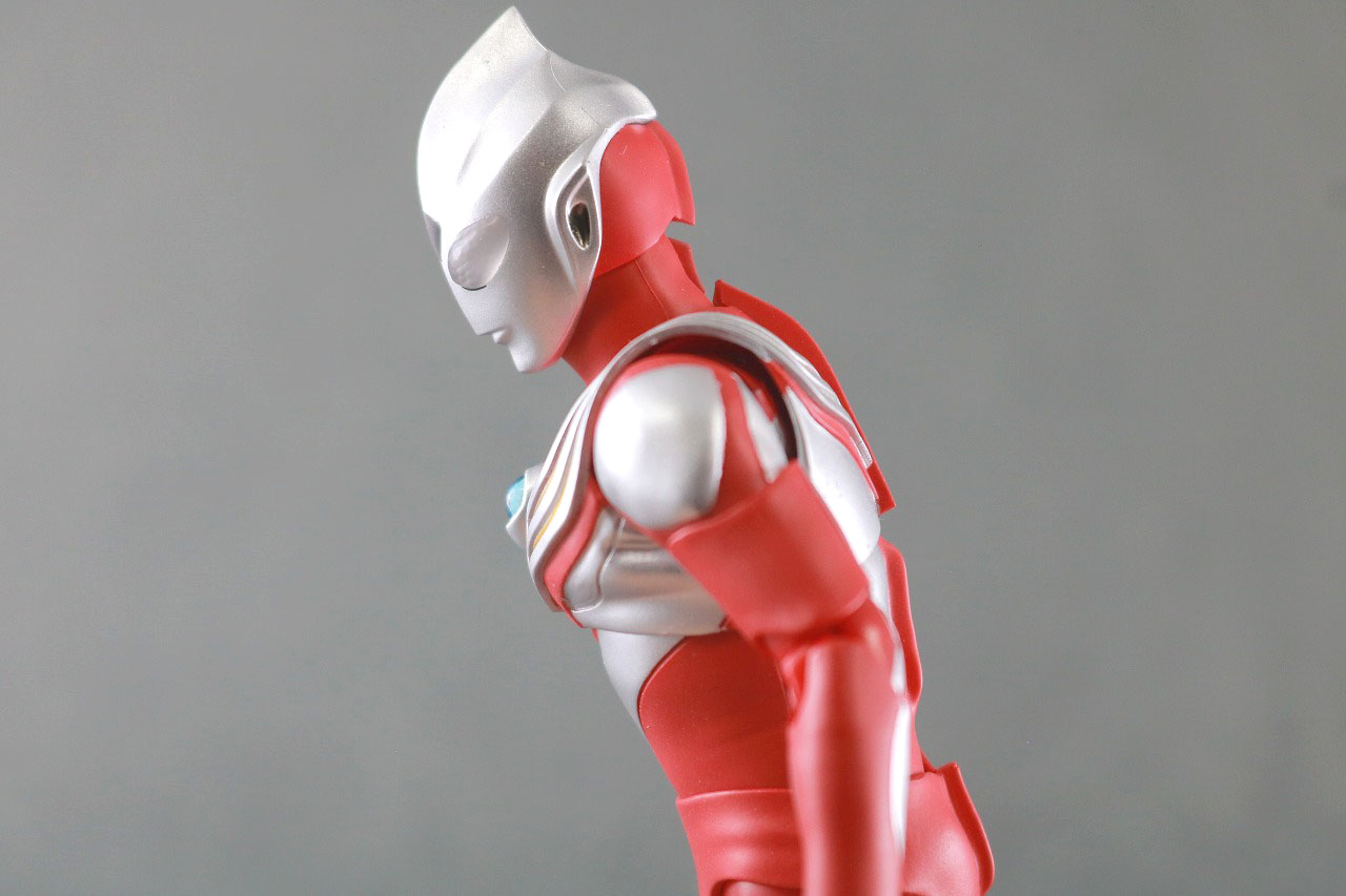 S.H.フィギュアーツ　ウルトラマンティガ パワータイプ　真骨彫製法　レビュー　可動範囲