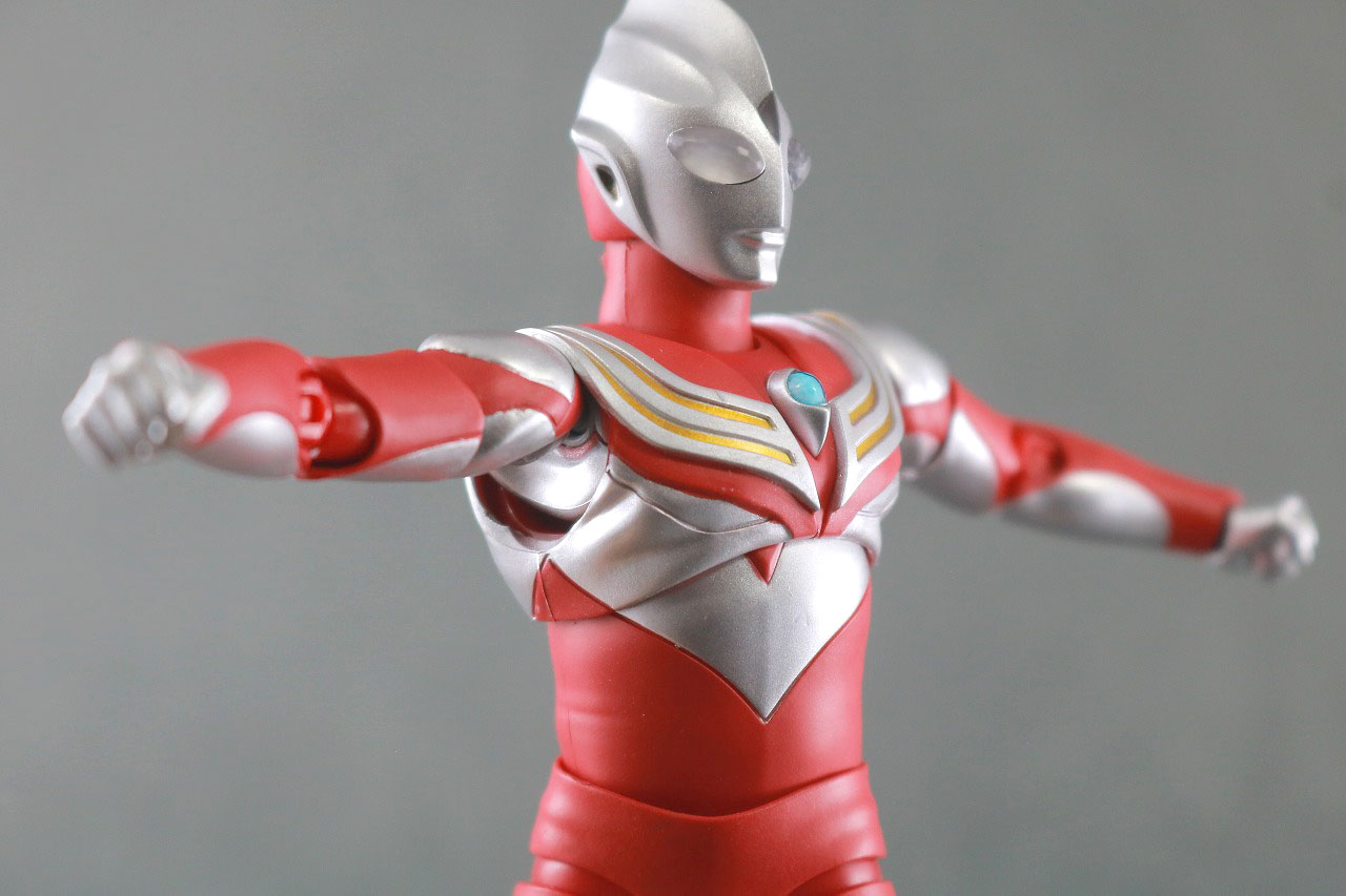S.H.フィギュアーツ　ウルトラマンティガ パワータイプ　真骨彫製法　レビュー　可動範囲