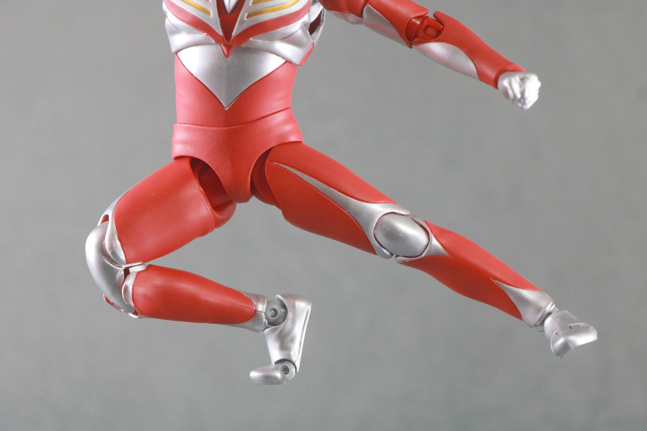 S.H.フィギュアーツ　ウルトラマンティガ パワータイプ　真骨彫製法　レビュー　可動範囲