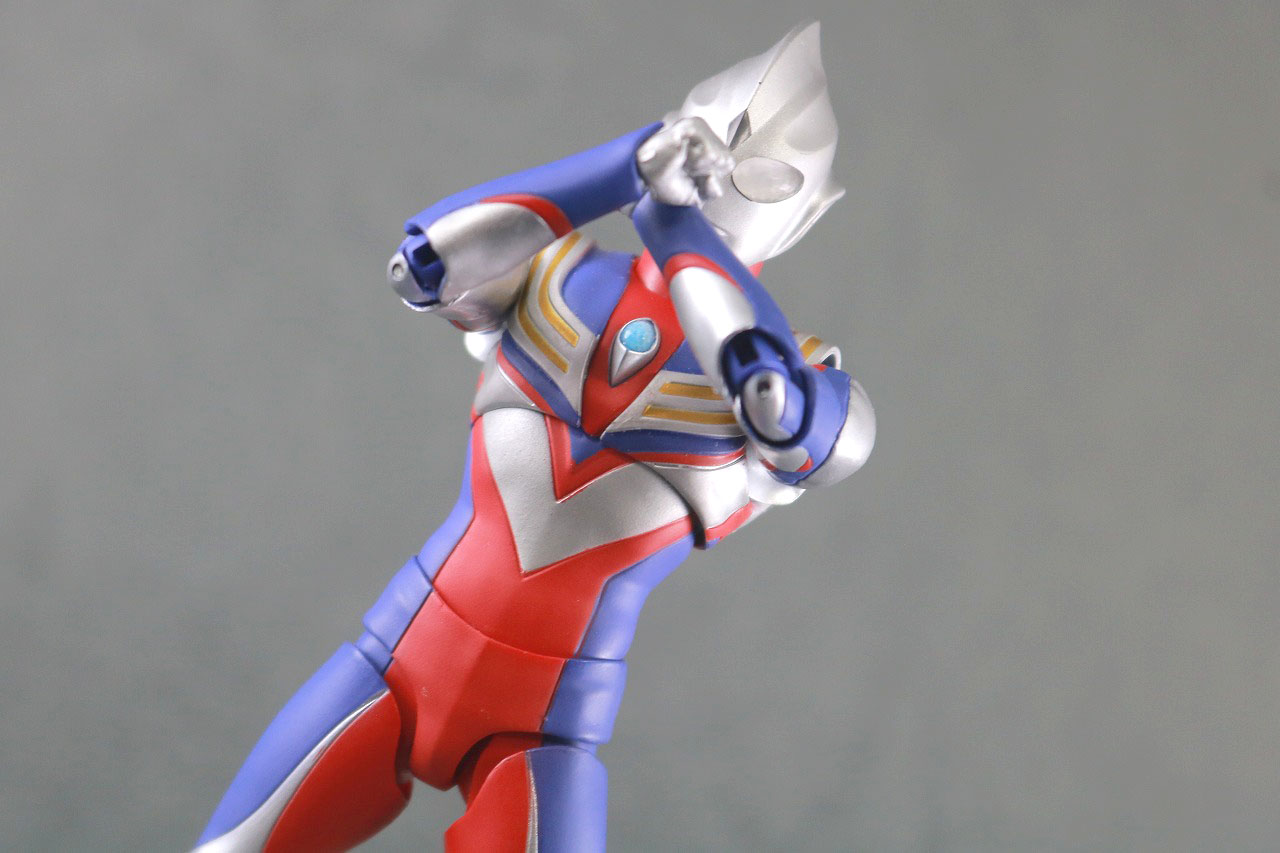 S.H.フィギュアーツ　ウルトラマンティガ パワータイプ　真骨彫製法　レビュー　アクション