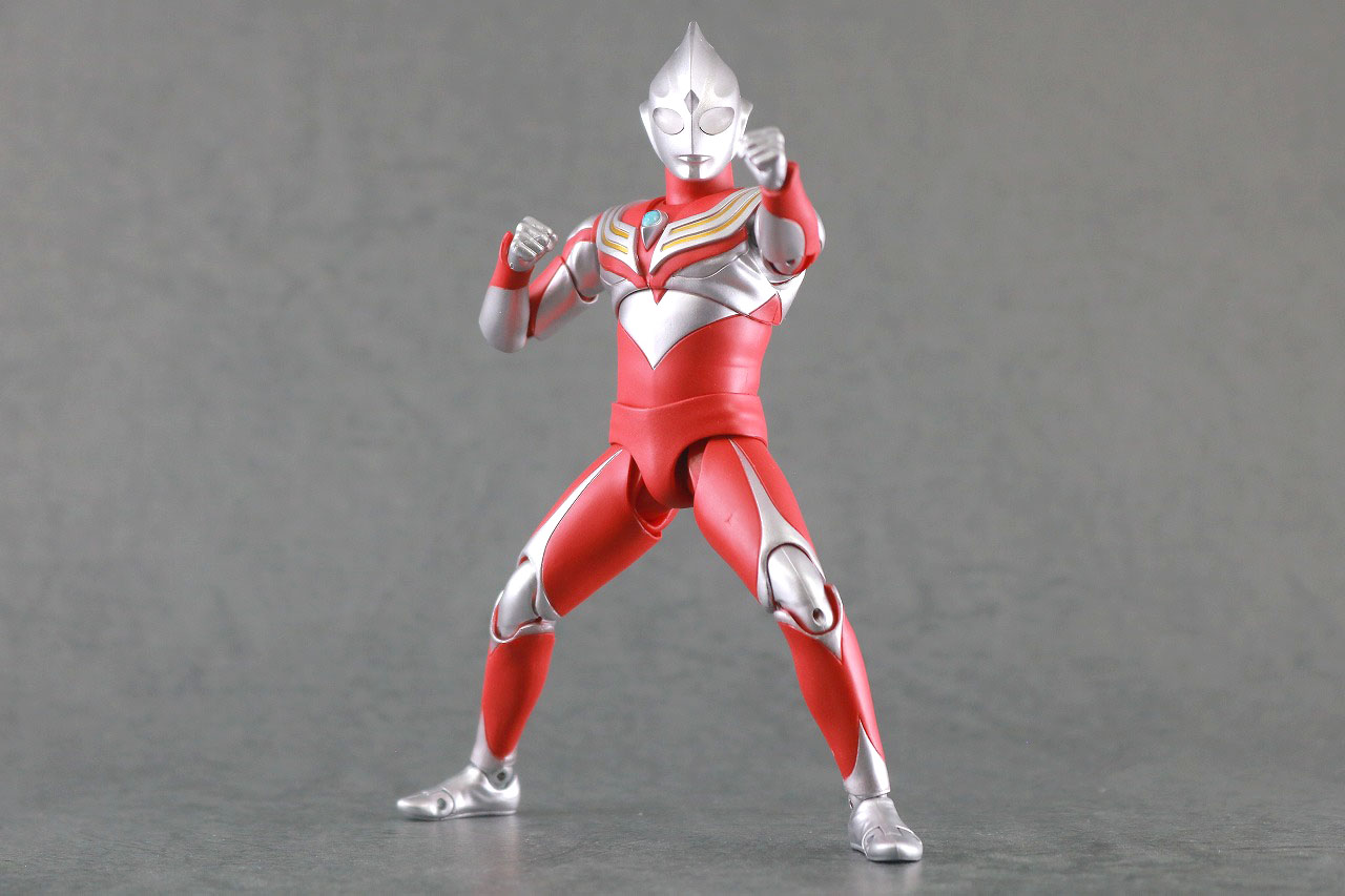 S.H.フィギュアーツ　ウルトラマンティガ パワータイプ　真骨彫製法　レビュー　アクション