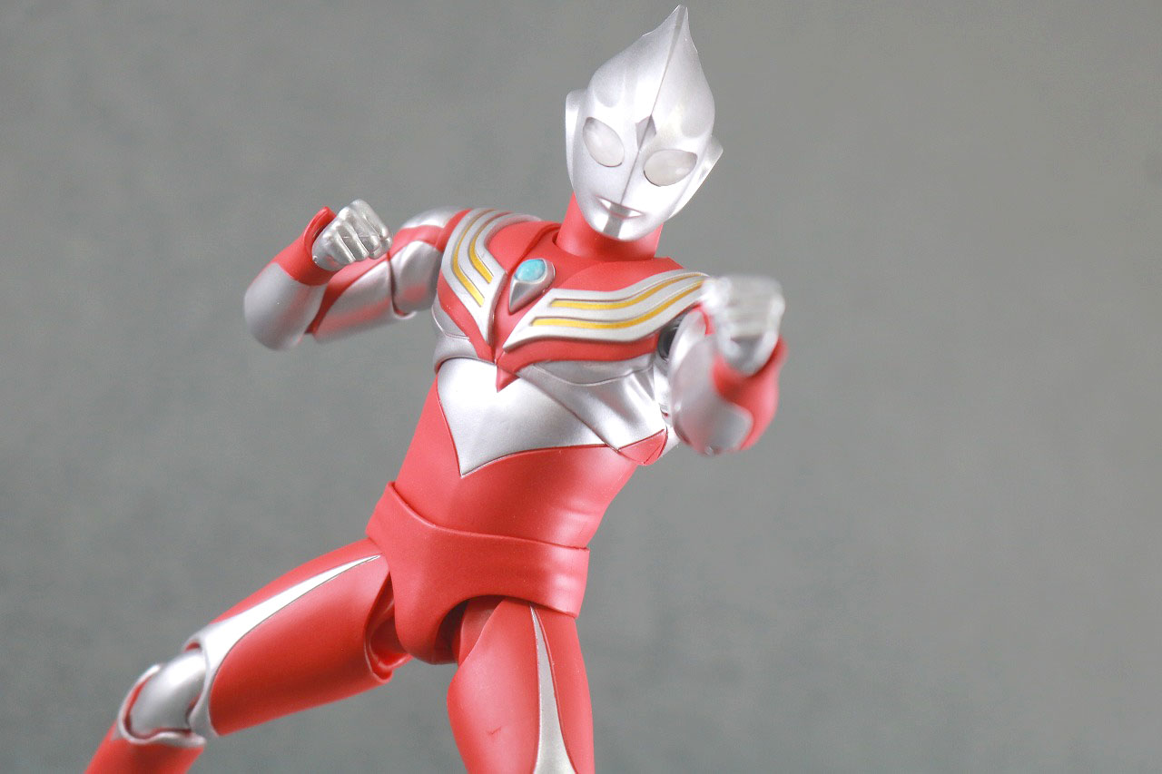 S.H.フィギュアーツ　ウルトラマンティガ パワータイプ　真骨彫製法　レビュー　アクション