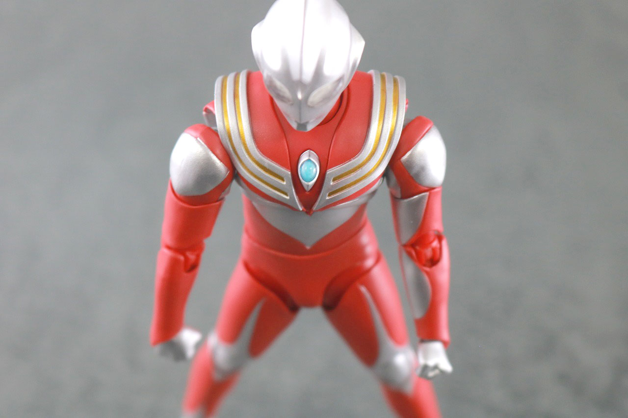 S.H.フィギュアーツ　ウルトラマンティガ パワータイプ　真骨彫製法　レビュー　可動範囲