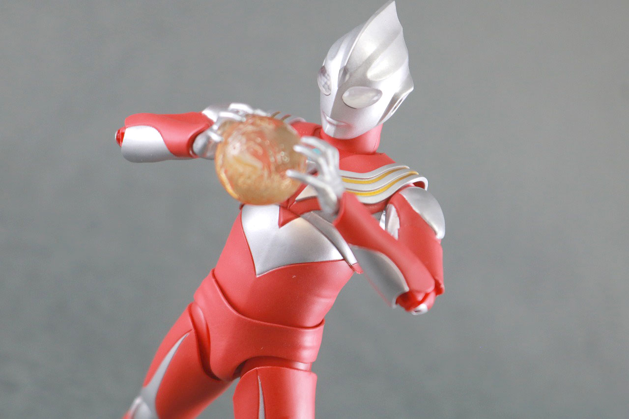 S.H.フィギュアーツ　ウルトラマンティガ パワータイプ　真骨彫製法　レビュー　アクション