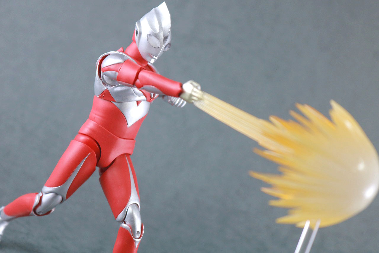 S.H.フィギュアーツ　ウルトラマンティガ パワータイプ　真骨彫製法　レビュー　アクション