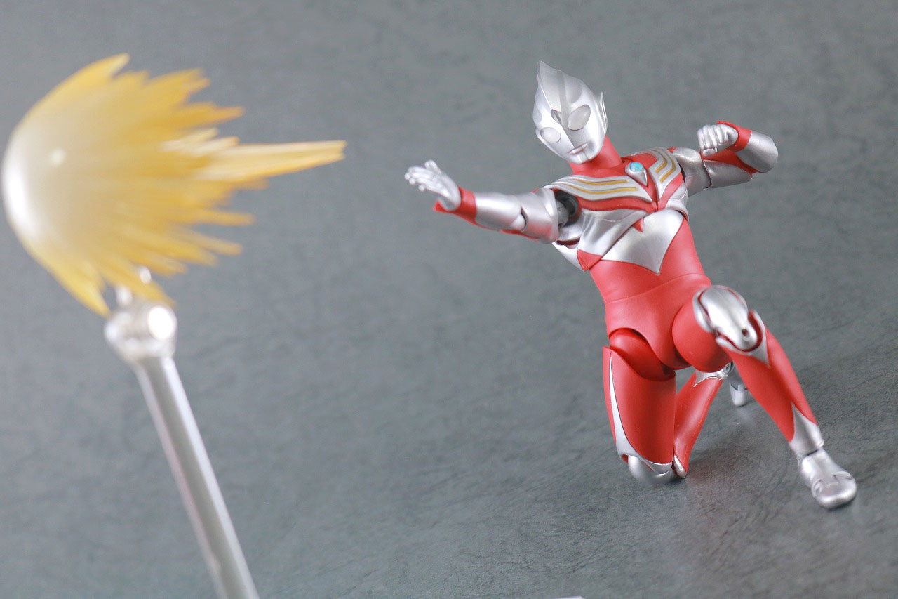 S.H.フィギュアーツ　ウルトラマンティガ パワータイプ　真骨彫製法　レビュー　アクション