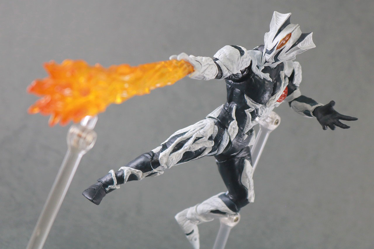 S.H.フィギュアーツ　ウルトラマンティガ パワータイプ　真骨彫製法　レビュー　アクション　キリエロイド