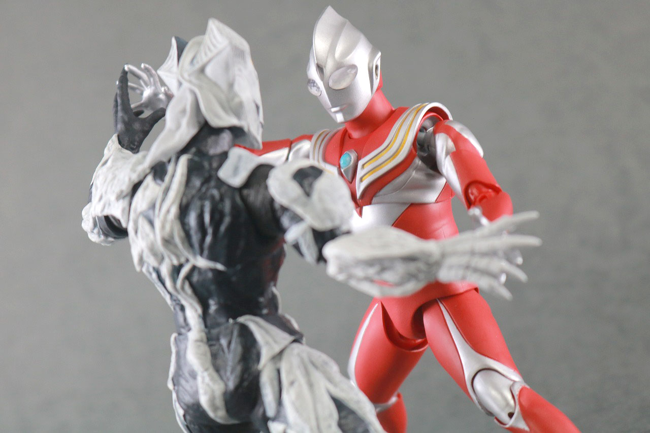 S.H.フィギュアーツ　ウルトラマンティガ パワータイプ　真骨彫製法　レビュー　アクション　キリエロイド