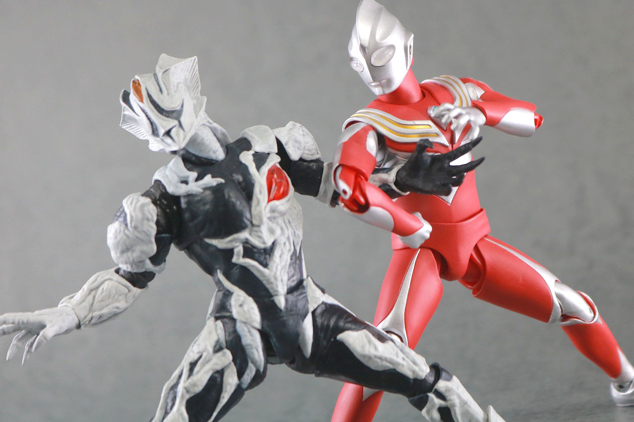 S.H.フィギュアーツ　ウルトラマンティガ パワータイプ　真骨彫製法　レビュー　アクション　キリエロイド