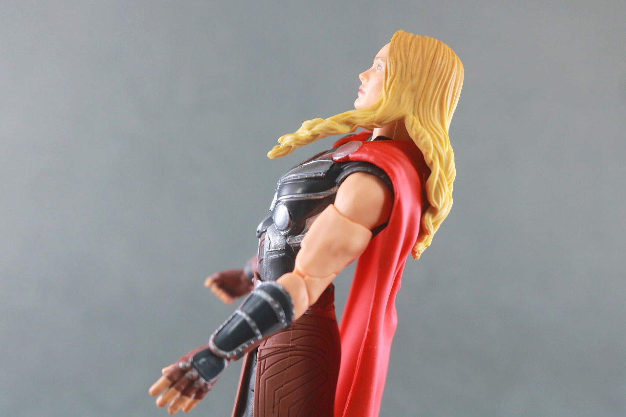マーベルレジェンド　マイティ・ソー　ジェーン・フォスター　ラブ＆サンダー　レビュー　可動範囲