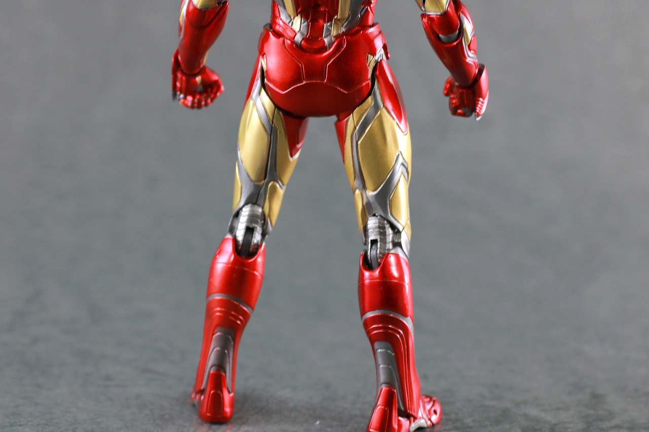 MAFEX　マフェックス　アイアンマン　マーク85　アベンジャーズ　エンドゲーム　レビュー　本体