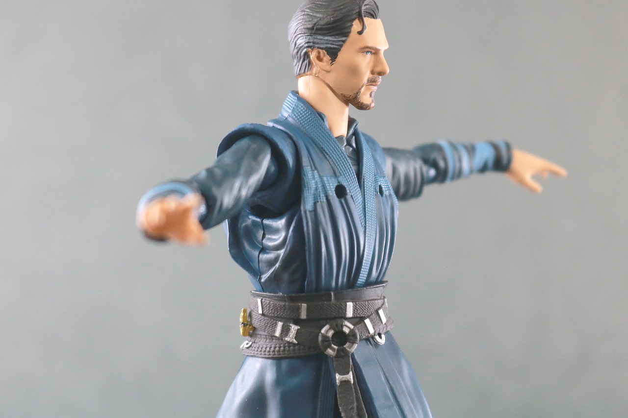 MAFEX　ドクターストレンジ　アベンジャーズ　インフィニティ・ウォー　レビュー　可動範囲