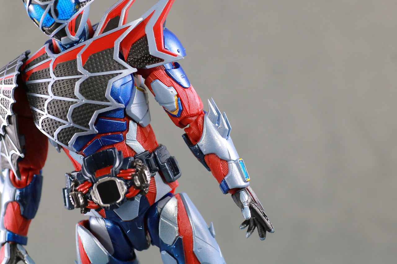 S.H.フィギュアーツ　仮面ライダーデモンズ　スパイダーゲノム　レビュー　本体