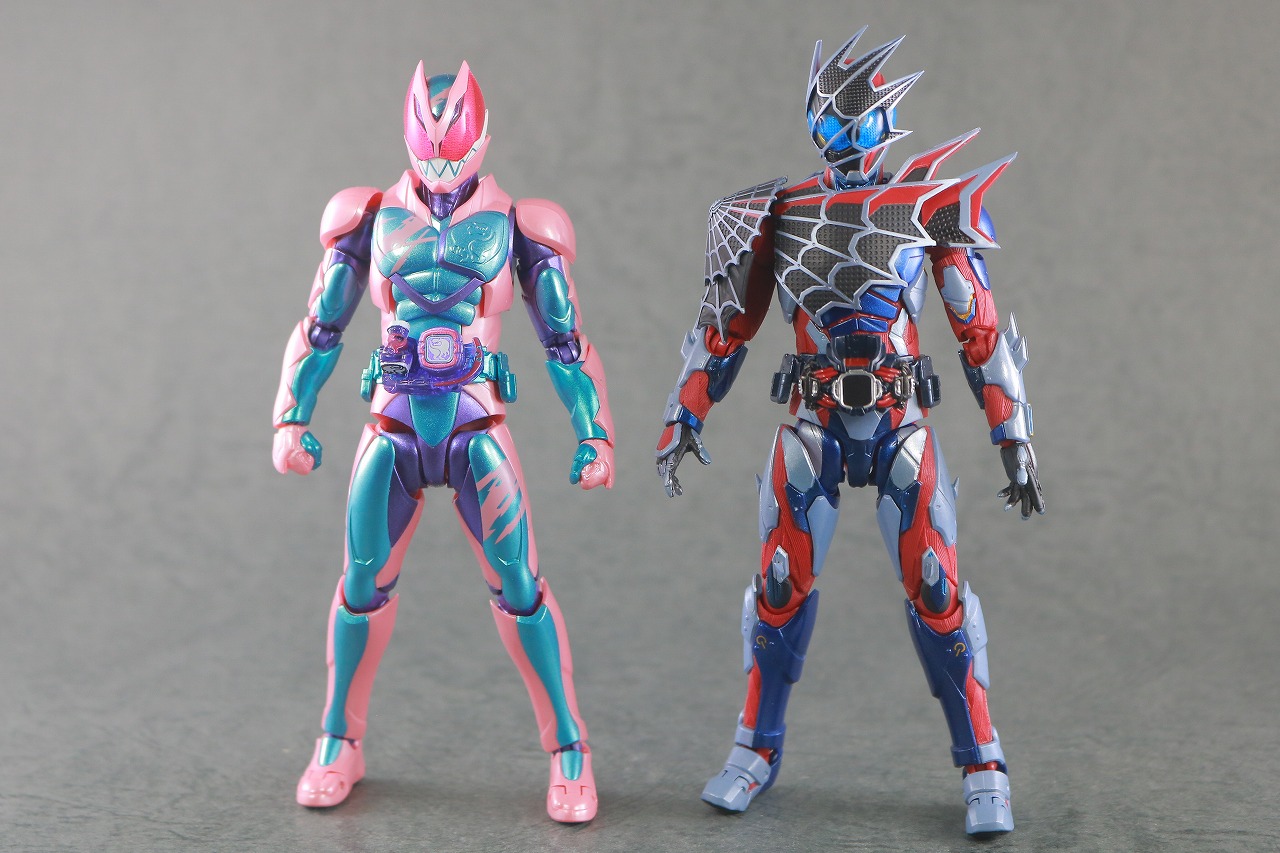 S.H.フィギュアーツ　仮面ライダーデモンズ　スパイダーゲノム　レビュー　本体　仮面ライダーリバイ　レックスゲノム　比較