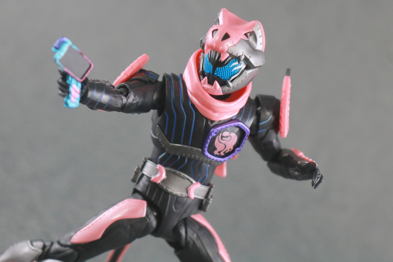 S.H.フィギュアーツ　仮面ライダーデモンズ　スパイダーゲノム　レビュー　アクション　仮面ライダーバイス　レックスゲノム