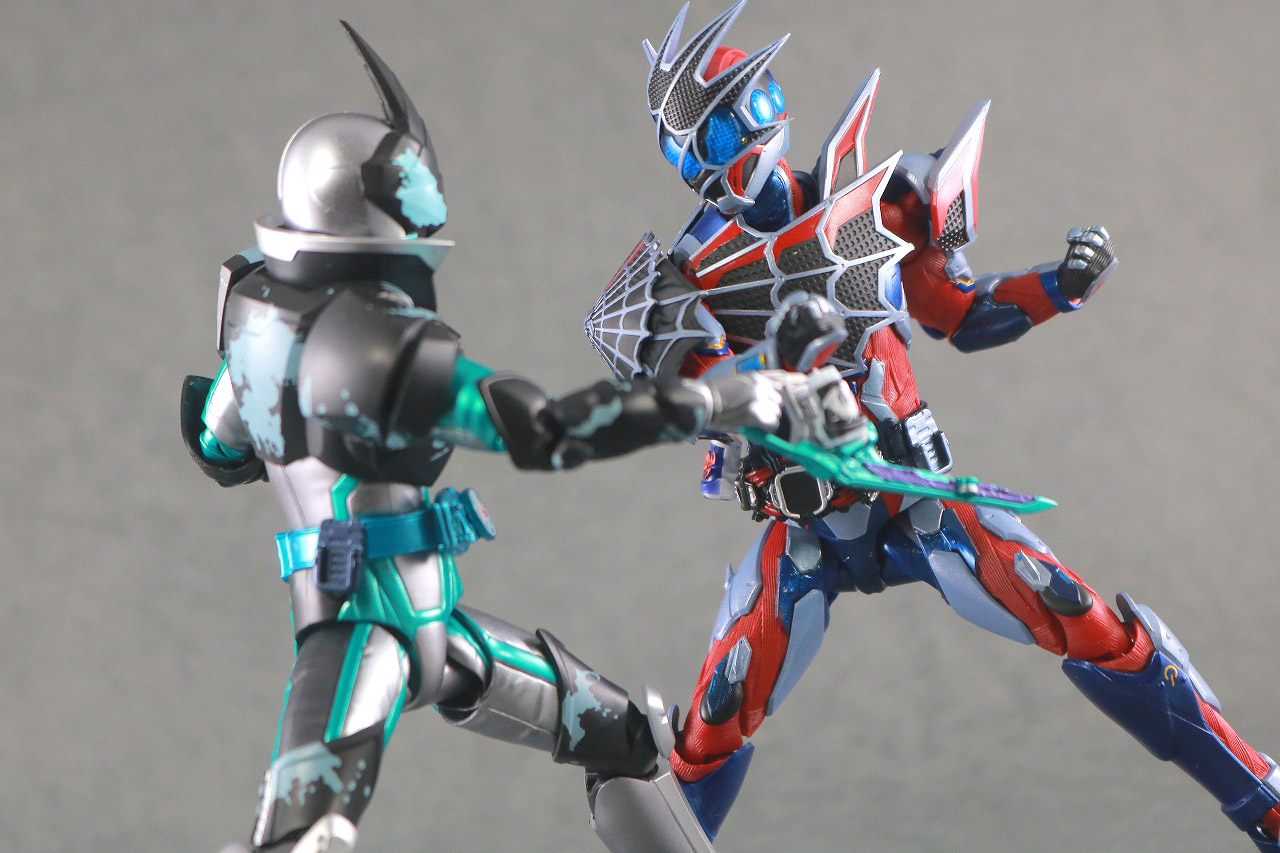 S.H.フィギュアーツ　仮面ライダーデモンズ　スパイダーゲノム　レビュー　アクション　仮面ライダーエビル　バットゲノム