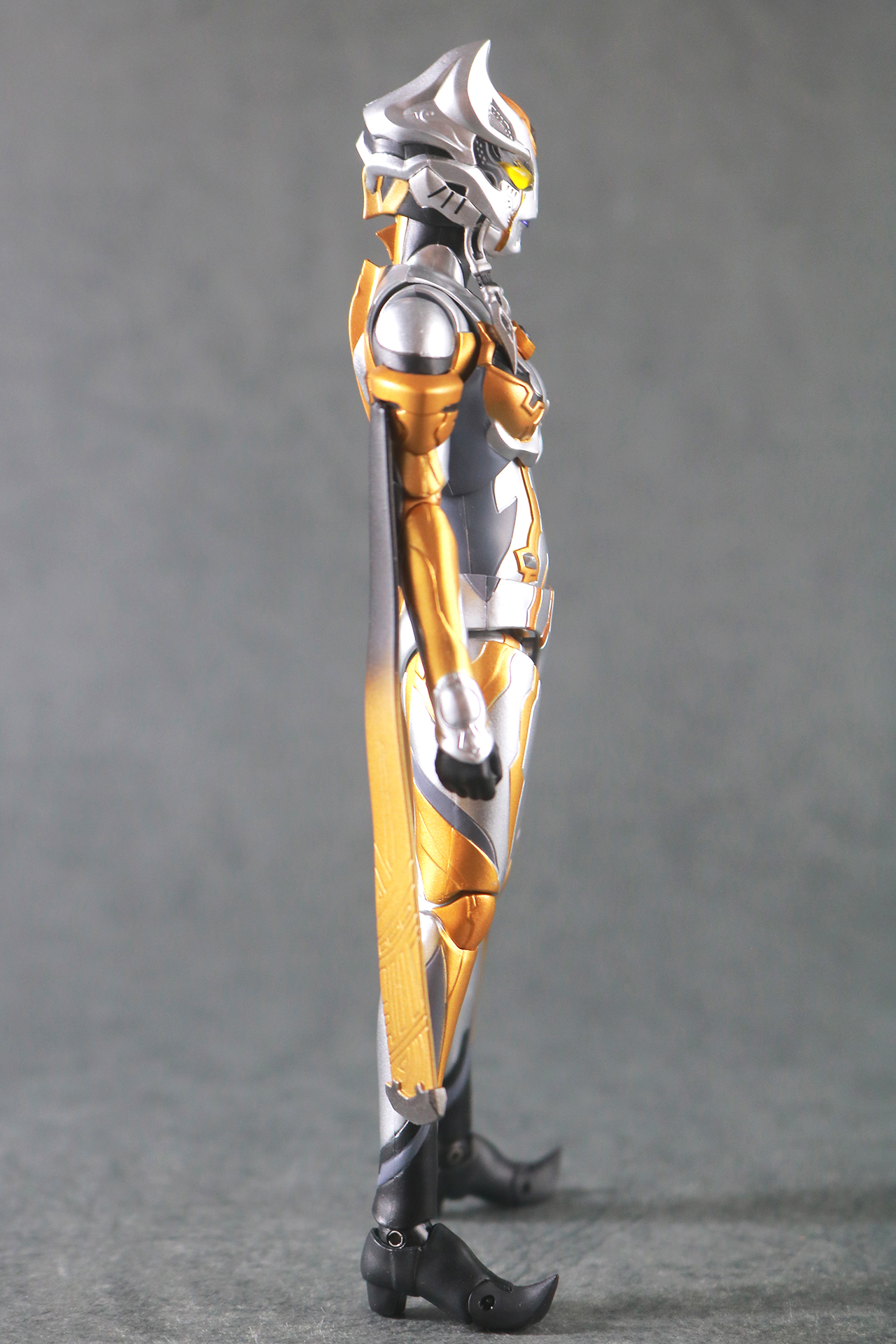 S.H.フィギュアーツ　カルミラ　レビュー　本体