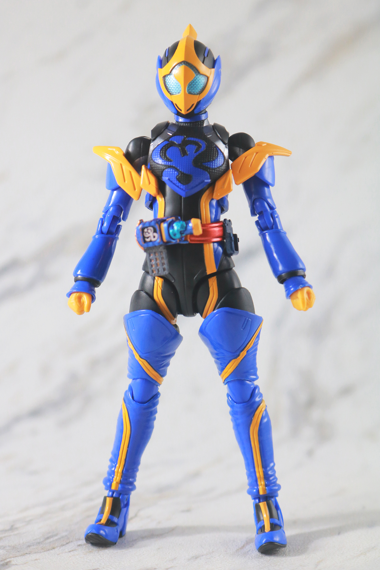 S.H.フィギュアーツ 仮面ライダージャンヌ コブラゲノム/ラブコフ クジャクゲノム レビュー 本体