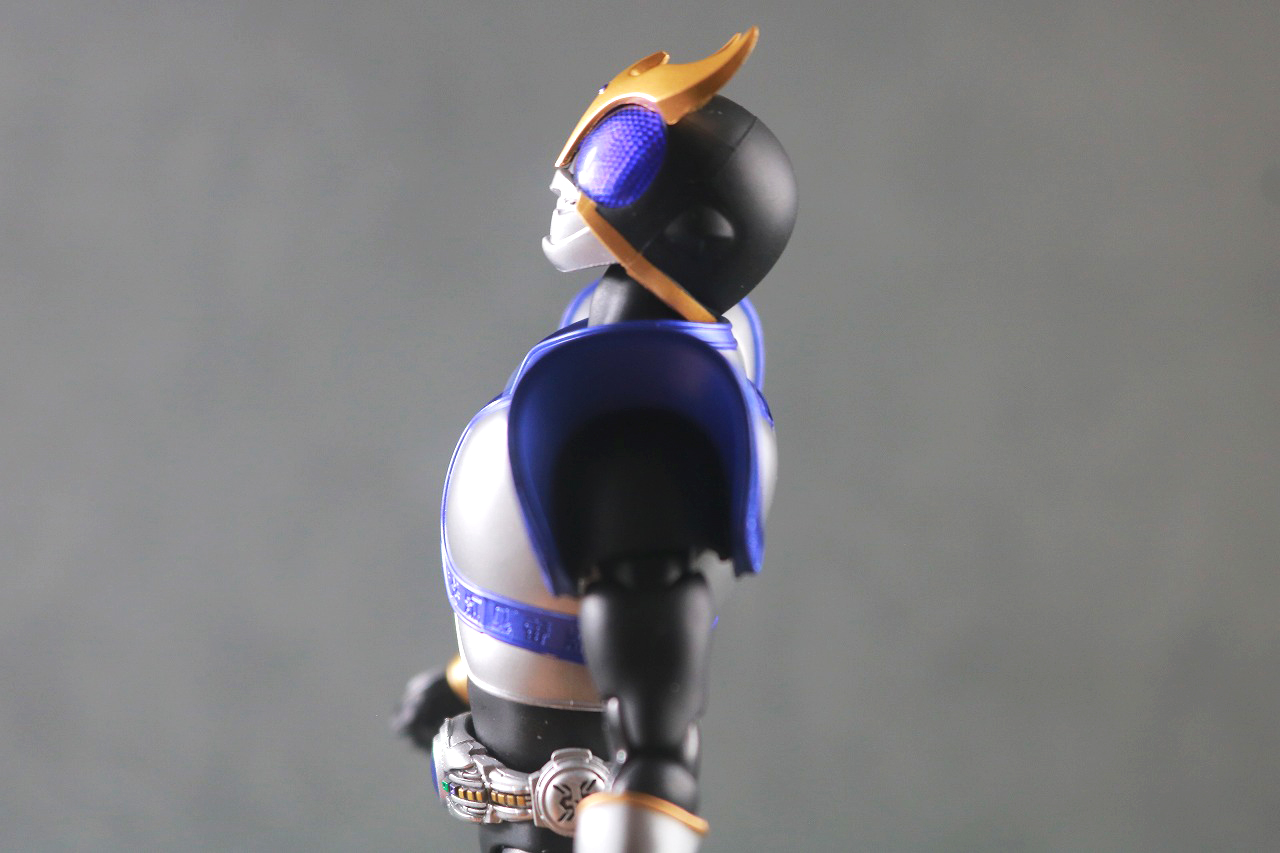 S.H.フィギュアーツ 仮面ライダークウガ タイタンフォーム 真骨彫製法 レビュー 可動範囲